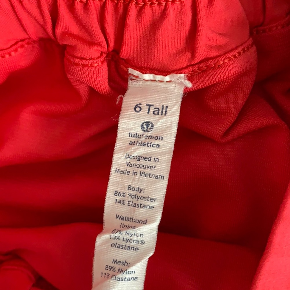 Lululemon size 6 Tall Hotty Hot running shorts